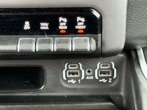 Used 2022 RAM 1500 Big Horn AWD/4WD image 24