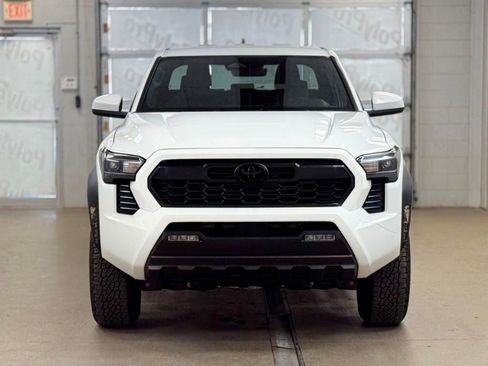 Used 2026 Toyota Tacoma TRD Off-Road AWD/4WD image 2