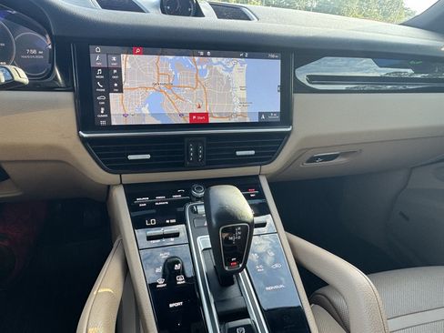Used 2019 Porsche Cayenne AWD/4WD image 9