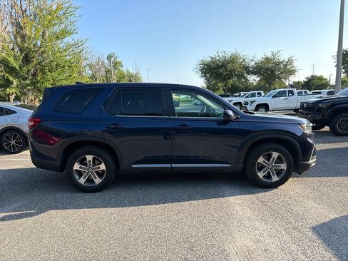 Used 2025 Honda Pilot EX-L image 4