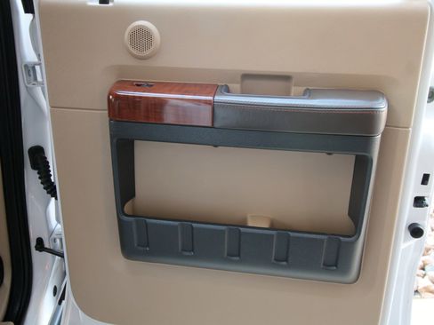 Used 2016 Ford F250 King Ranch w/ FX4 Off-Road Package image 42