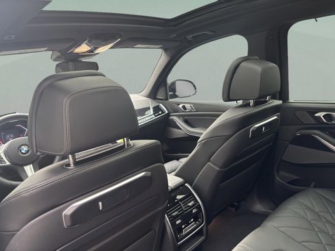 Used 2026 BMW X5 xDrive40i w/ Executive Package image 31