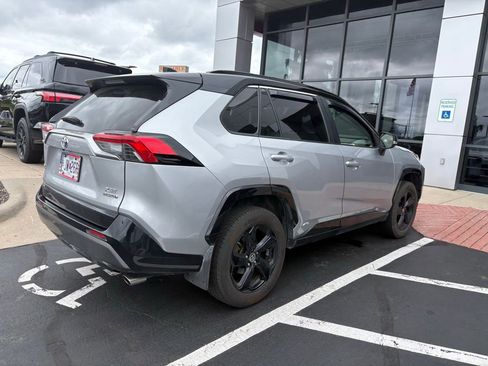 Used 2019 Toyota RAV4 XSE AWD/4WD image 2