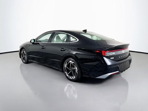 Used 2024 Hyundai Sonata SEL w/ Convenience Package FWD image 4