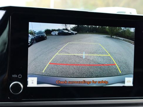 Used 2025 Toyota Camry SE image 28