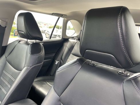 Used 2022 Toyota RAV4 XLE Premium w/ Carpet Mat Package (TMS) FWD image 17
