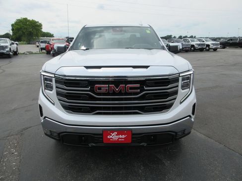 Certified 2023 GMC Sierra 1500 SLT w/ SLT Premium Package AWD/4WD image 13