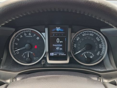 Used 2021 Toyota Tacoma SR5 RWD image 10