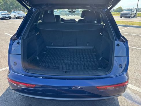 Used 2020 Audi Q5 2.0T Premium w/ Titanium Sport Package AWD/4WD image 28
