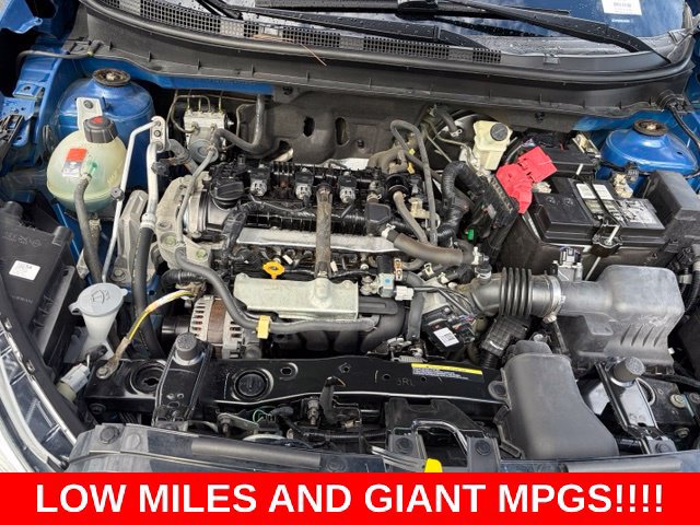 Used 2021 Nissan Kicks S FWD image 11