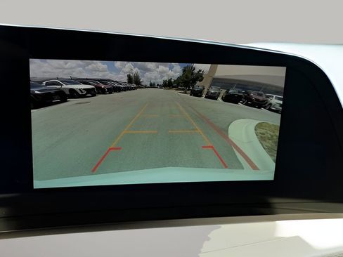 Used 2024 Cadillac XT4 Luxury w/ Cold Weather Package image 12