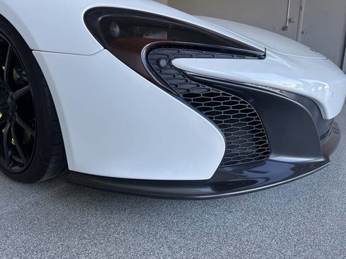 Used 2015 McLaren 650S Spider image 17