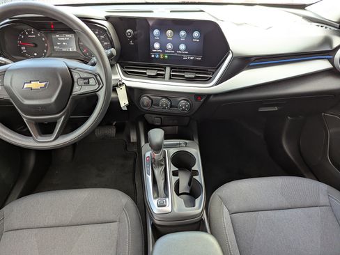 Certified 2024 Chevrolet Trax LS FWD image 14