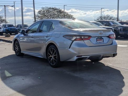 Used 2024 Toyota Camry SE image 8