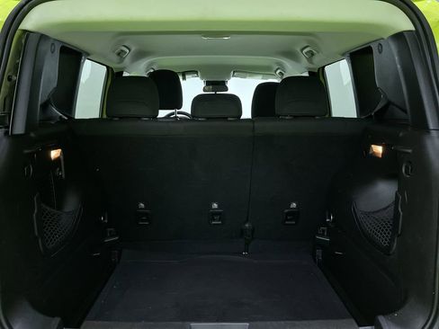 Used 2017 Jeep Renegade Latitude w/ Cold Weather Group image 28