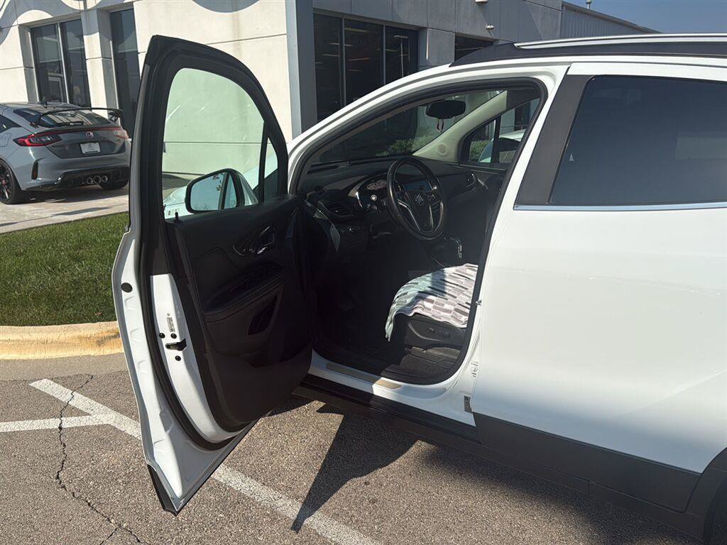 Used 2019 Buick Encore Preferred FWD image 3