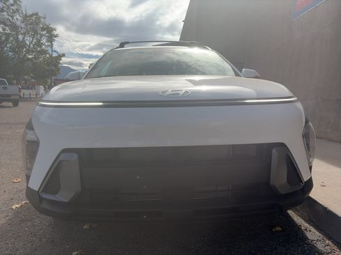 Used 2025 Hyundai Kona SEL FWD image 9