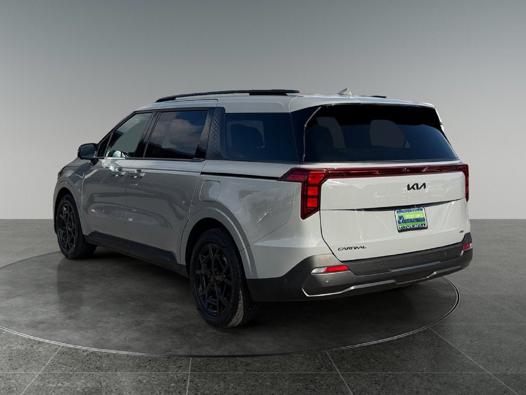 Used 2025 Kia Carnival SX w/ SX Dark Edition Package FWD image 8