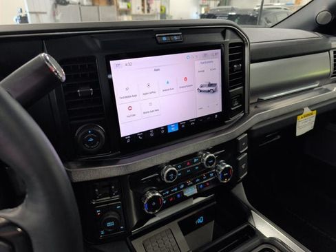 Used 2025 Ford F350 Platinum AWD/4WD image 12