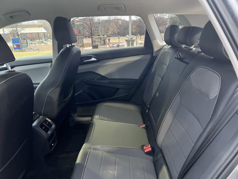 Used 2023 Volkswagen Taos SE image 29