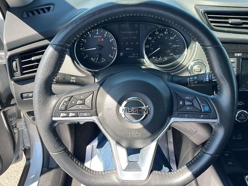 Used 2019 Nissan Rogue SV w/ Premium Package AWD/4WD image 10