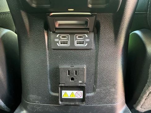 Used 2023 Jeep Wrangler Unlimited Sahara w/ Cold Weather Group AWD/4WD image 15
