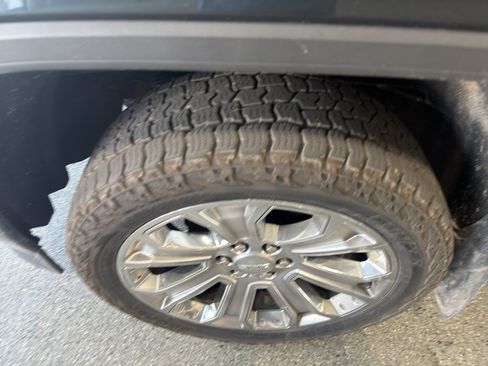 Used 2018 GMC Sierra 1500 Denali w/ Denali Ultimate Package AWD/4WD image 5