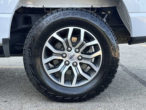 Used 2021 Ford F150 Lariat w/ FX4 Off-Road Package AWD/4WD image 14