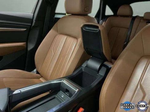 Used 2024 Audi Q8 e-tron Premium image 65