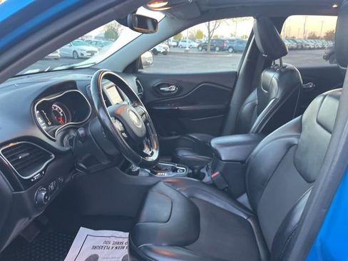 Used 2020 Jeep Cherokee Altitude image 21