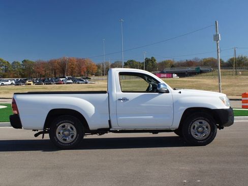 Used 2014 Toyota Tacoma 2WD Regular Cab image 12