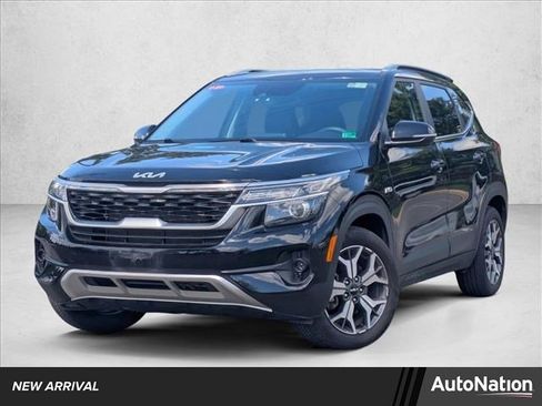 Used 2023 Kia Seltos EX AWD/4WD image 1