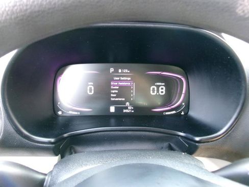 Used 2025 Kia Soul LX FWD image 14