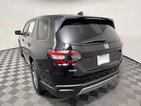 Used 2025 Honda Pilot EX-L image 4