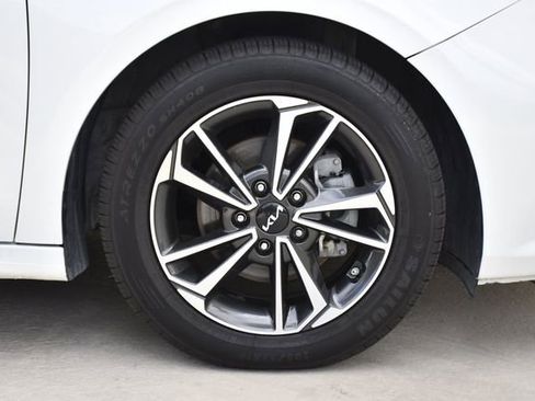 Used 2024 Kia Forte LXS FWD image 29