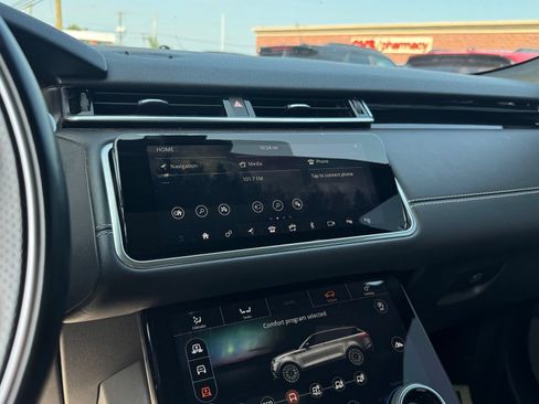 Used 2019 Land Rover Range Rover Velar R-Dynamic SE AWD/4WD image 18