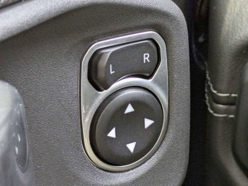 Certified 2025 Jeep Gladiator Mojave AWD/4WD image 24