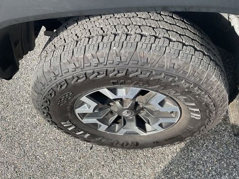 Certified 2023 Toyota Tacoma TRD Off-Road image 5