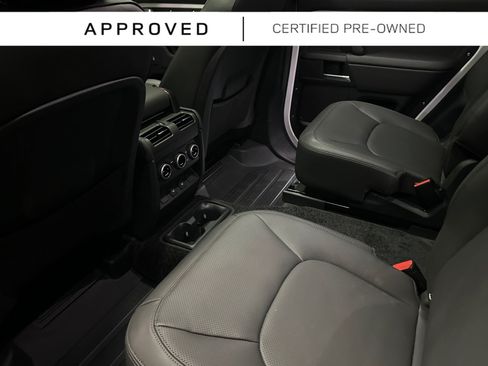 Used 2025 Land Rover Defender 130 X-Dynamic SE AWD/4WD image 28