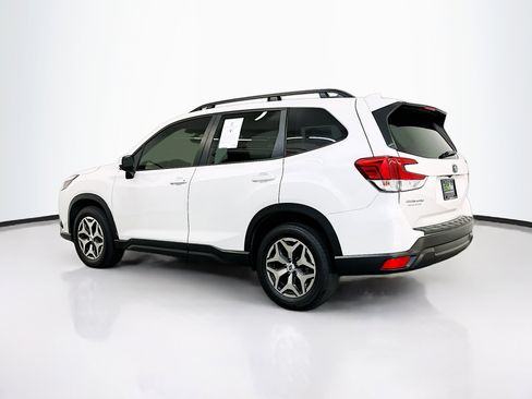 Used 2023 Subaru Forester Premium image 5