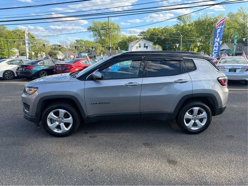 Used 2018 Jeep Compass Latitude w/ Popular Equipment Group AWD/4WD image 4