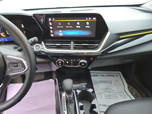 Used 2024 Chevrolet Trax ACTIV w/ Sunroof Package image 20
