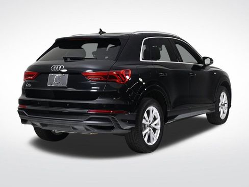 Used 2024 Audi Q3 2.0T Premium w/ Convenience Package image 5