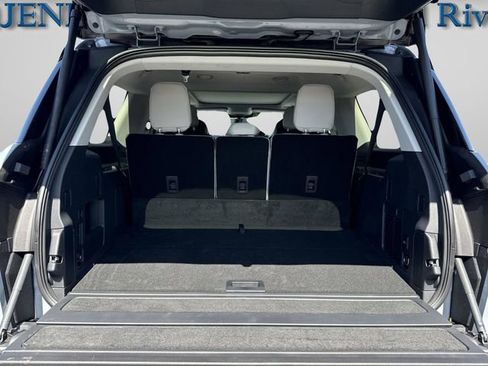 New 2026 Lincoln Navigator L Reserve AWD/4WD image 19