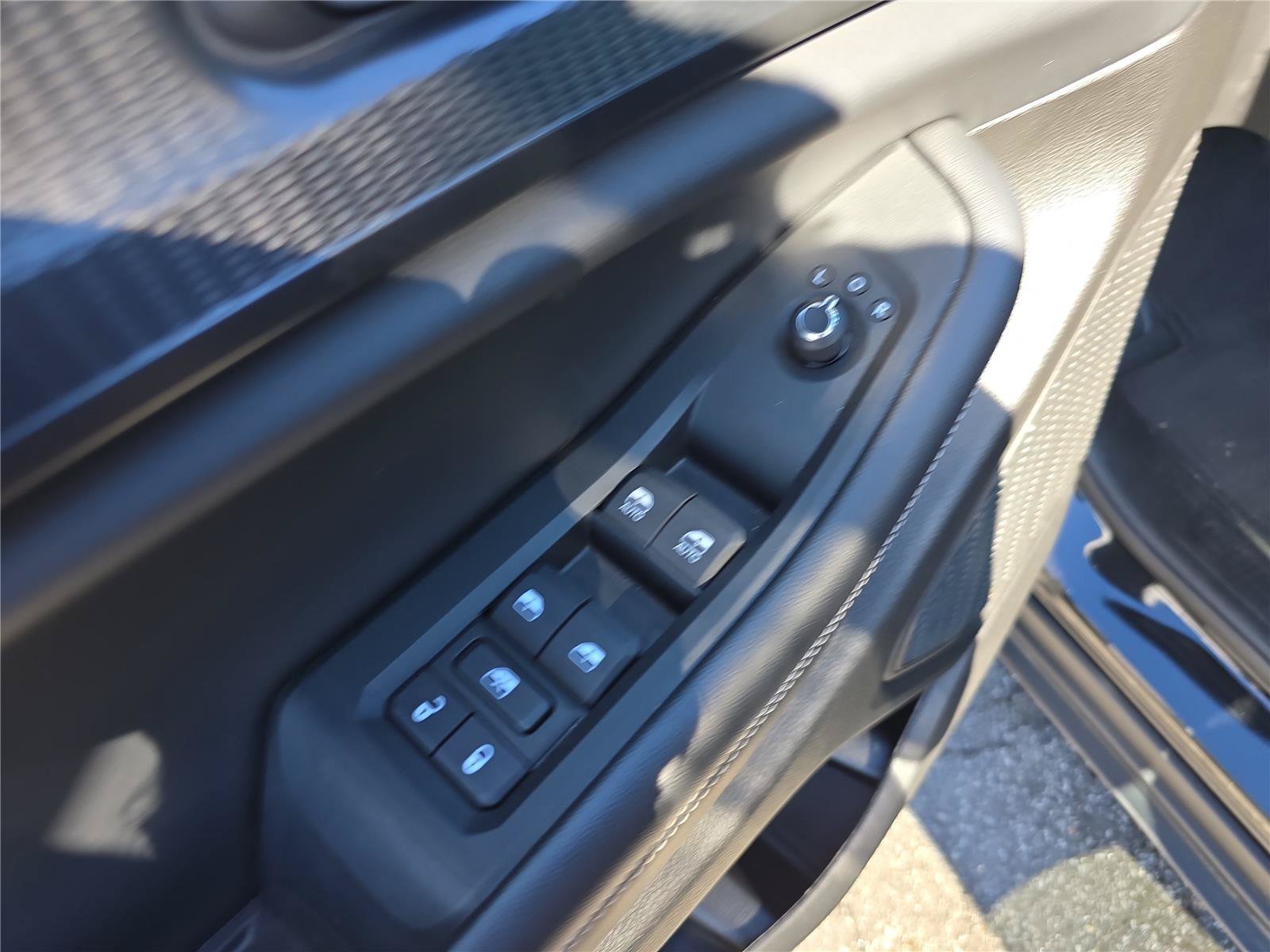 Used 2025 Jeep Grand Cherokee Laredo X w/ Luxury Tech Group I AWD/4WD image 19