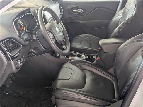 Used 2023 Jeep Cherokee Altitude Lux image 14