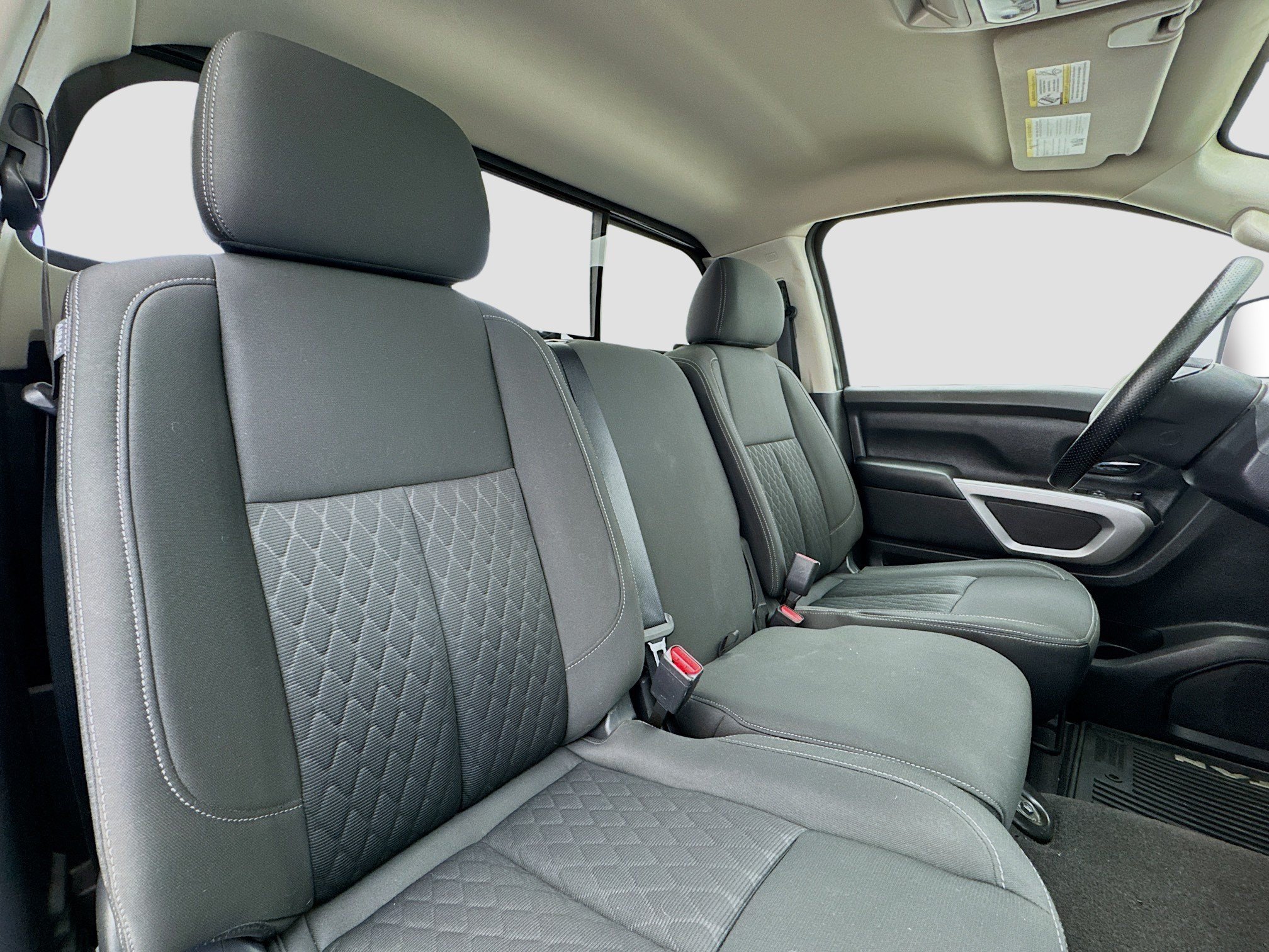 Used 2017 Nissan Titan SV RWD image 16