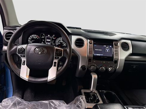 Used 2018 Toyota Tundra SR5 image 18