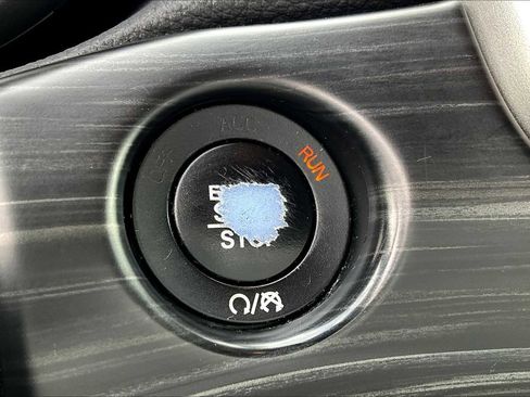 Used 2019 Jeep Grand Cherokee Laredo w/ Security & Convenience Group image 33