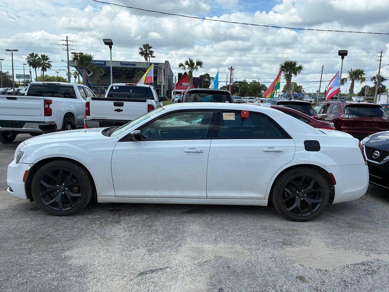 Used 2022 Chrysler 300 Touring w/ Sport Appearance Package RWD image 4